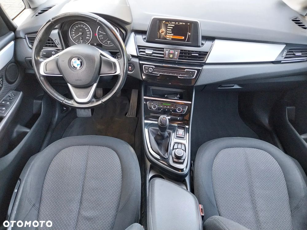 BMW Seria 2 216i - 6