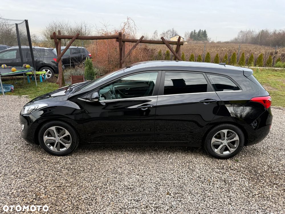 Hyundai i30 blue Kombi 1.6 GDi Passion - 17