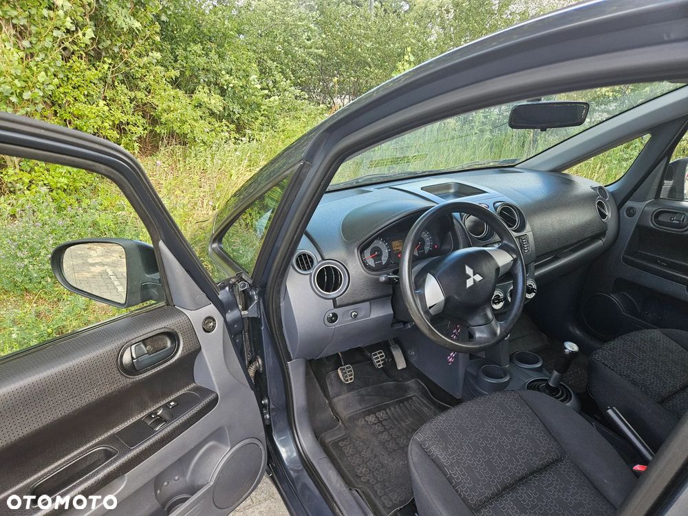 Mitsubishi Colt 1.1 Invite Edition Gold - 9