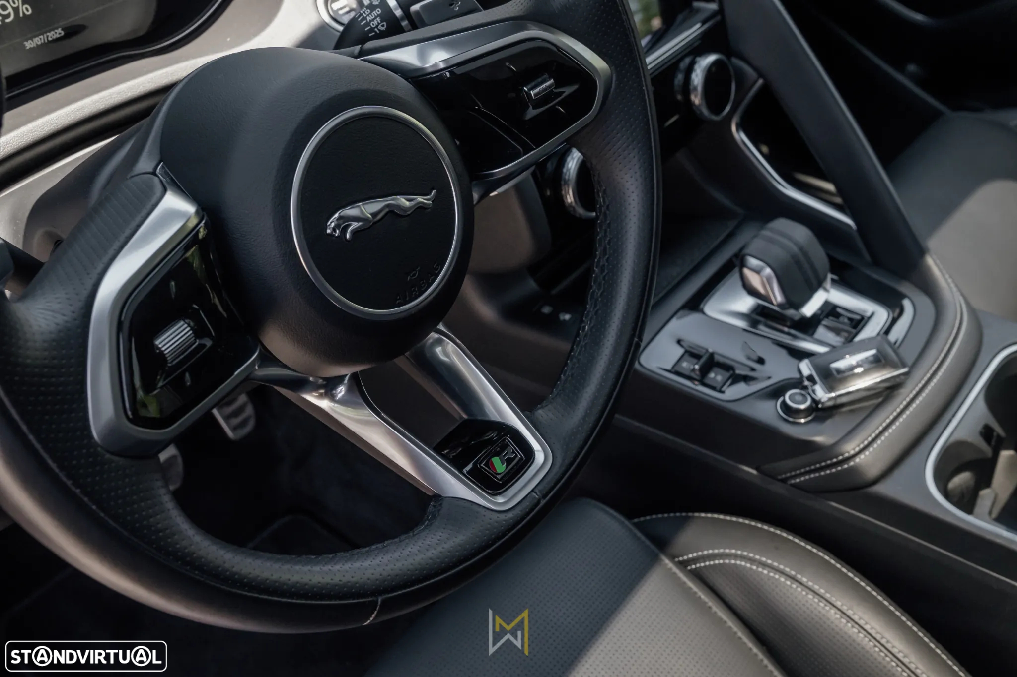 Jaguar E-Pace 1.5 P300e R-Dynamic SE AWD Aut. - 20