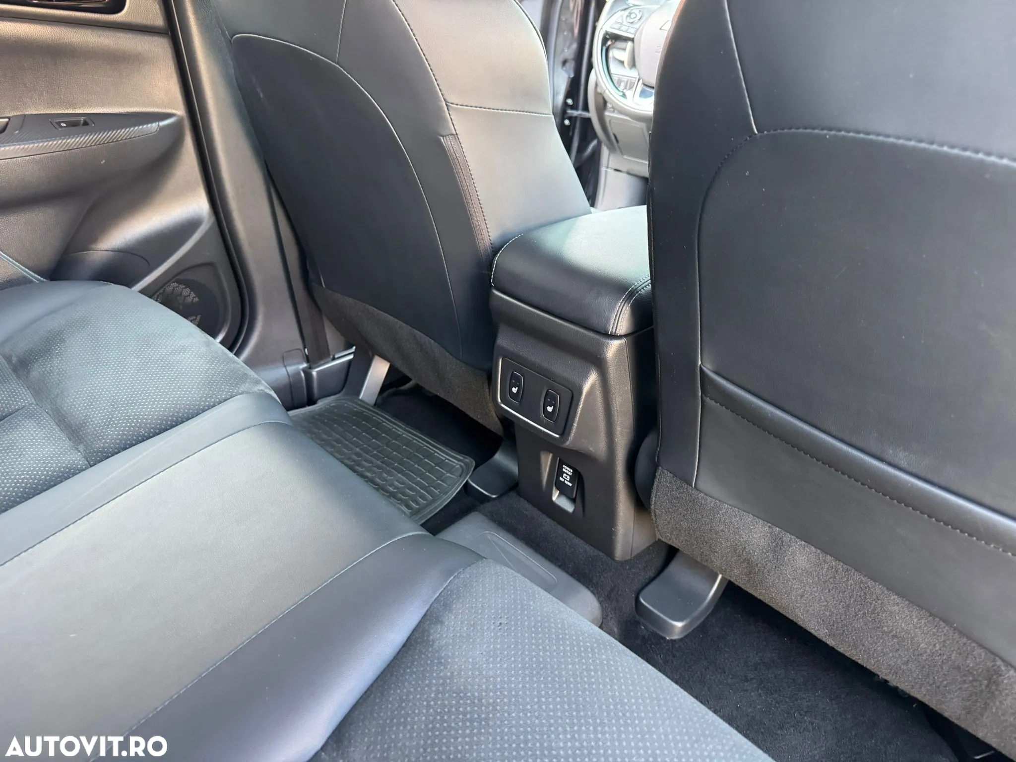 Mitsubishi Eclipse-Cross Plug-In Hybrid 4WD Plus Select - 9
