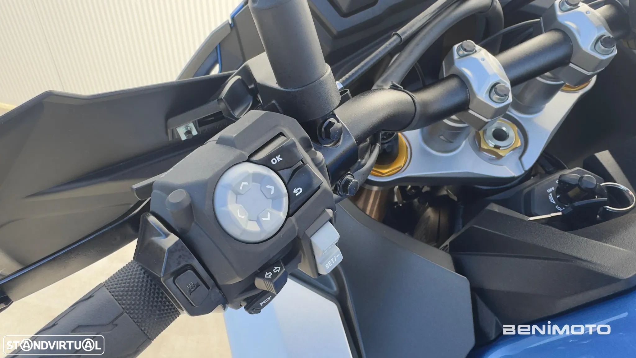 Suzuki GSX S1000 GX - 10