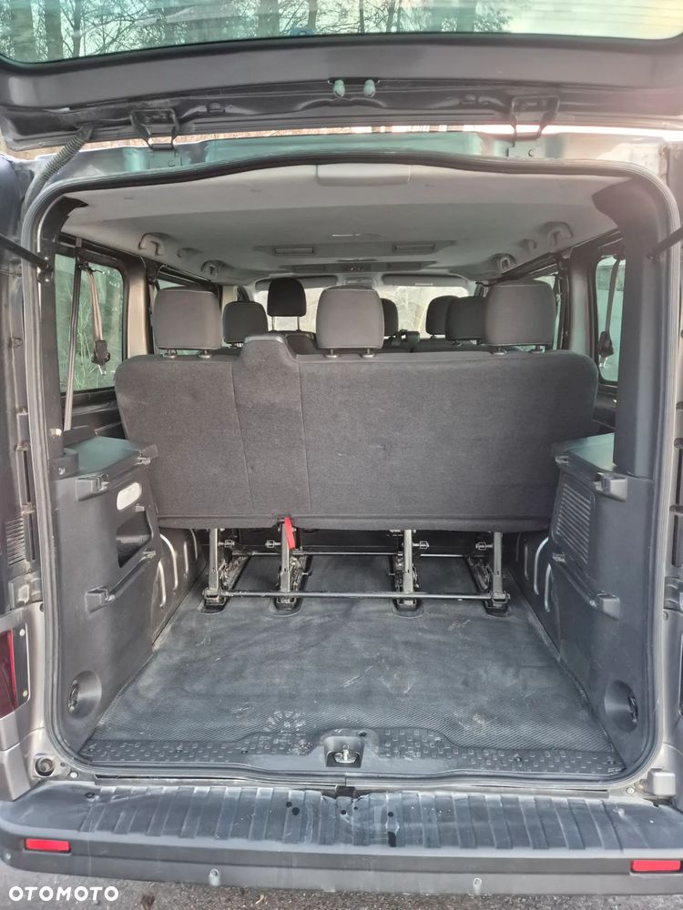 Opel Vivaro - 10