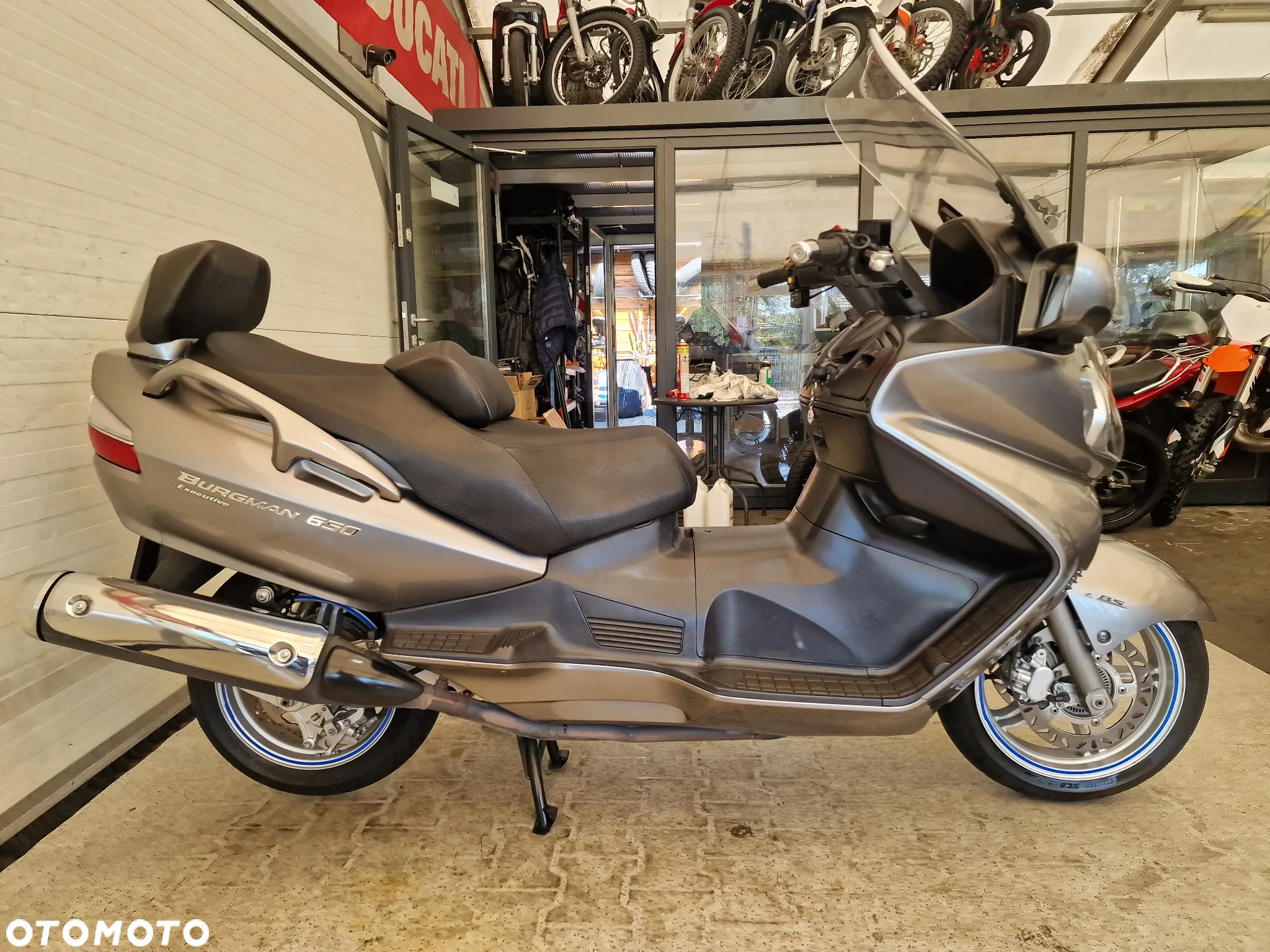 Suzuki Burgman - 14
