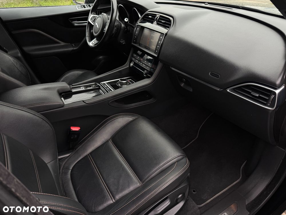 Jaguar F-Pace 20d AWD R-Sport - 15