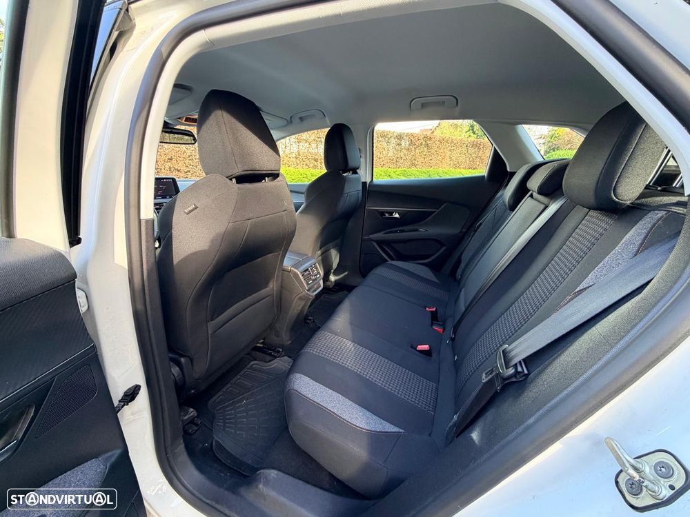 Peugeot 3008 1.2 PureTech Allure - 10