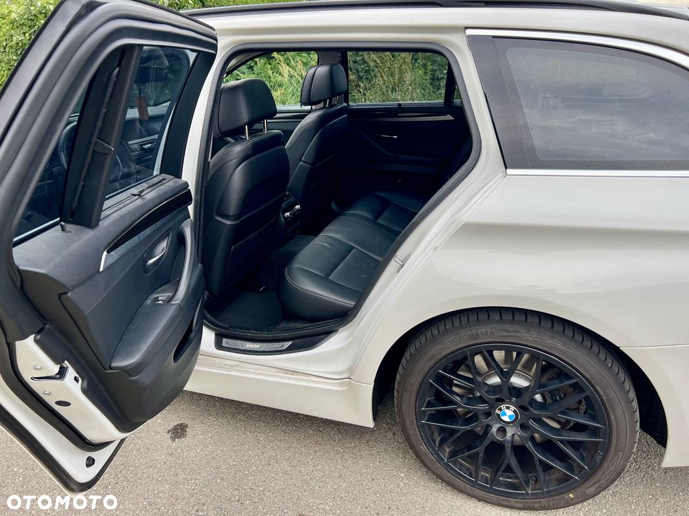 BMW Seria 5 530d xDrive Luxury Line - 15