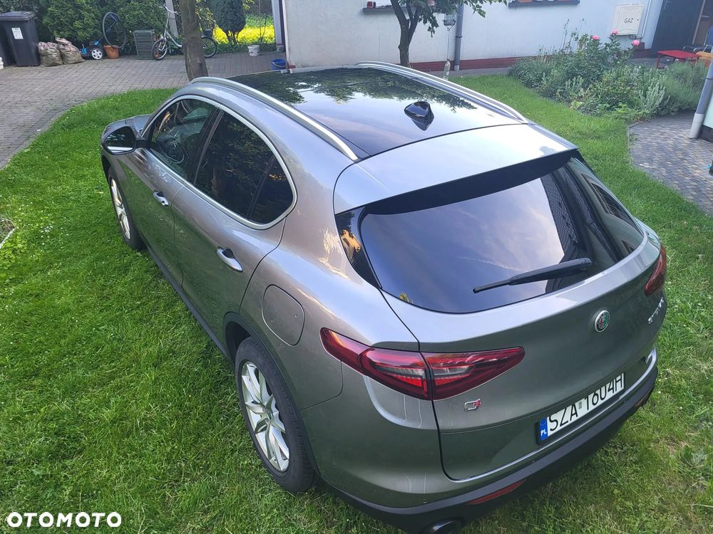 Alfa Romeo Stelvio 2.0 Turbo 16V AT8-Q4 Ti - 12