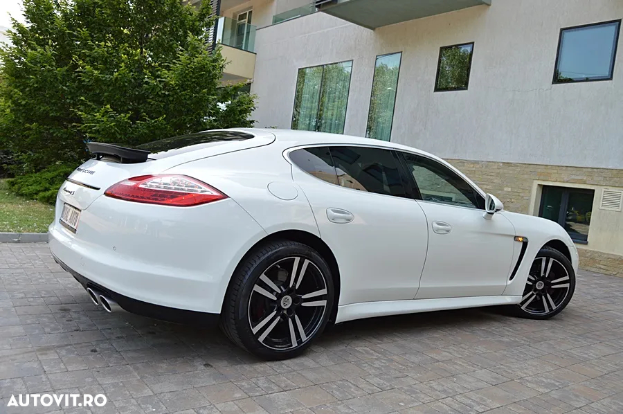 Porsche Panamera 4S PDK - 25