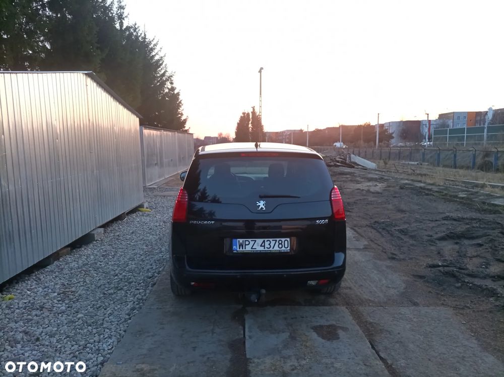 Peugeot 5008 - 10