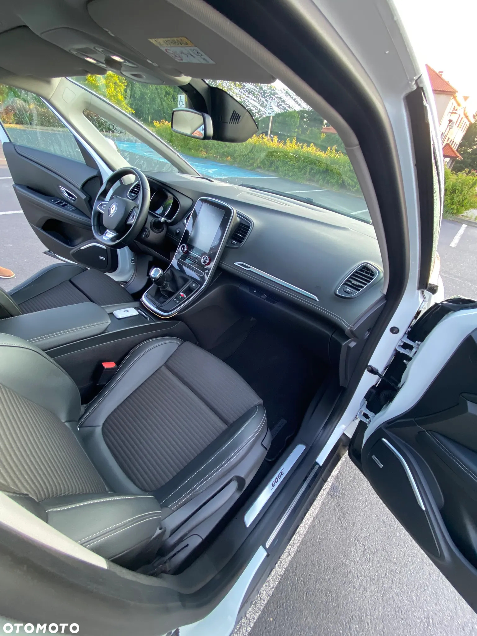 Renault Scenic 1.6 dCi Bose - 11
