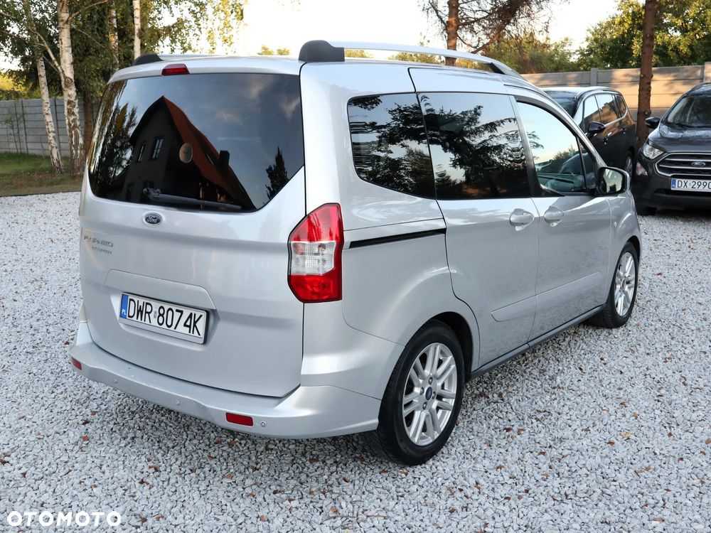 Ford Tourneo Courier 1.5 TDCi Titanium - 4