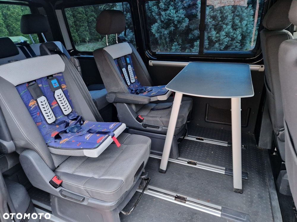 Volkswagen Multivan - 25