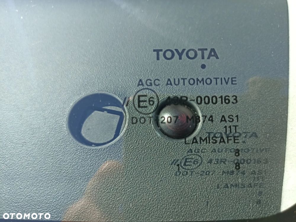 Toyota Prius (Hybrid) Executive - 17