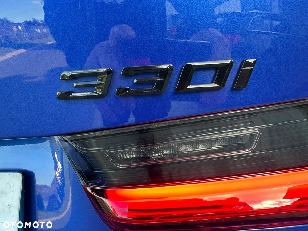 BMW Seria 3 330i M Sport - 4