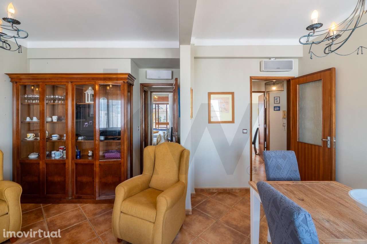 T3 transformado em T2 com maior área social | 2 varandas Vila Real San - Grande imagem: 5/27