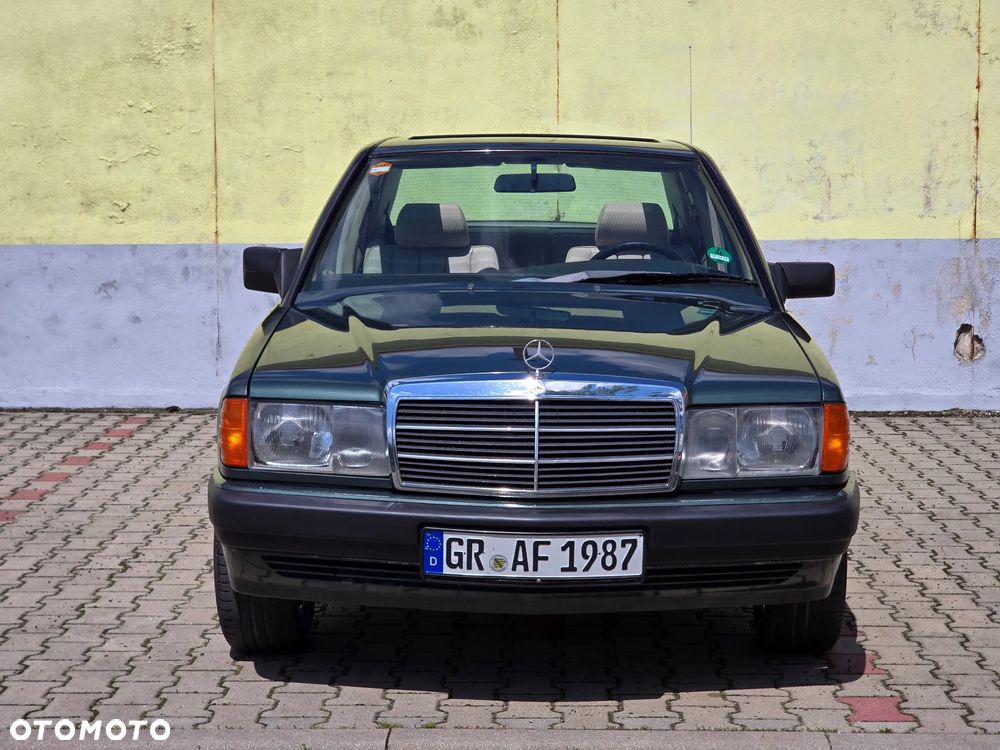 Mercedes-Benz W201 (190) - 3