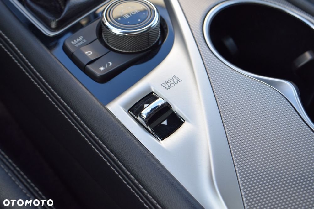 Infiniti Q50 2.0t Sport Sound Studio by Bose - 24