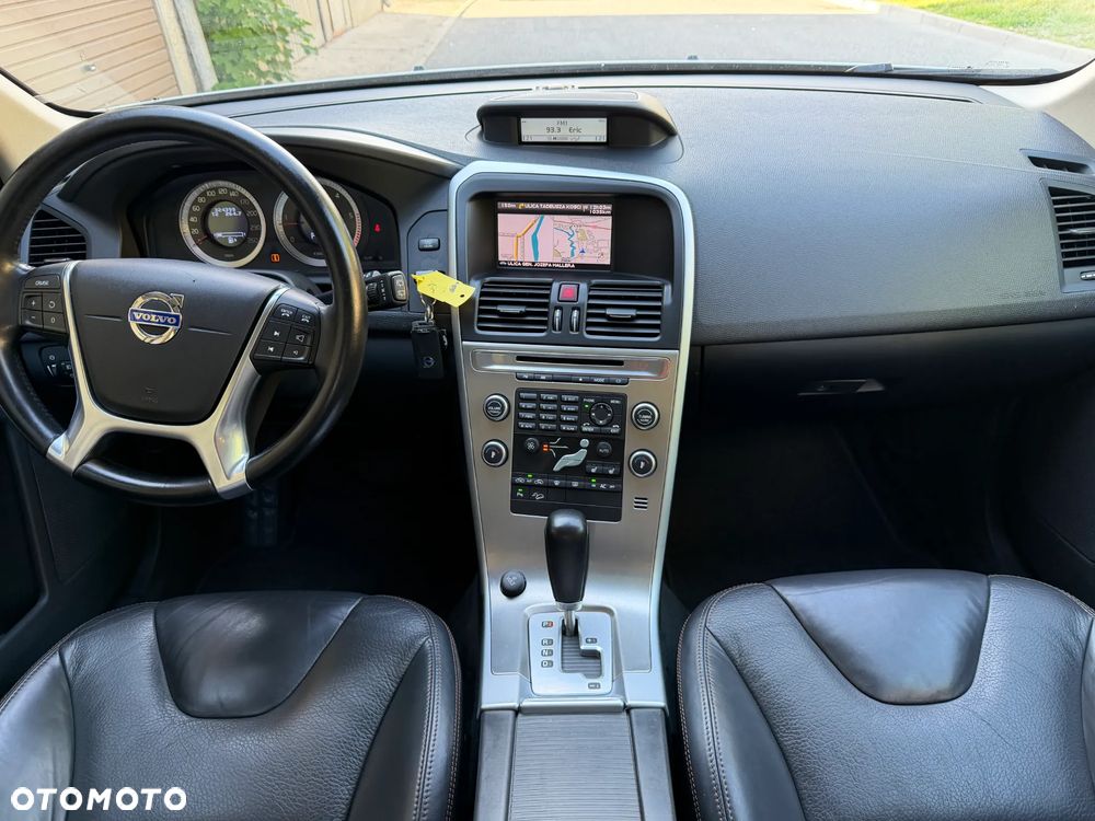 Volvo XC 60 D5 AWD Momentum - 4