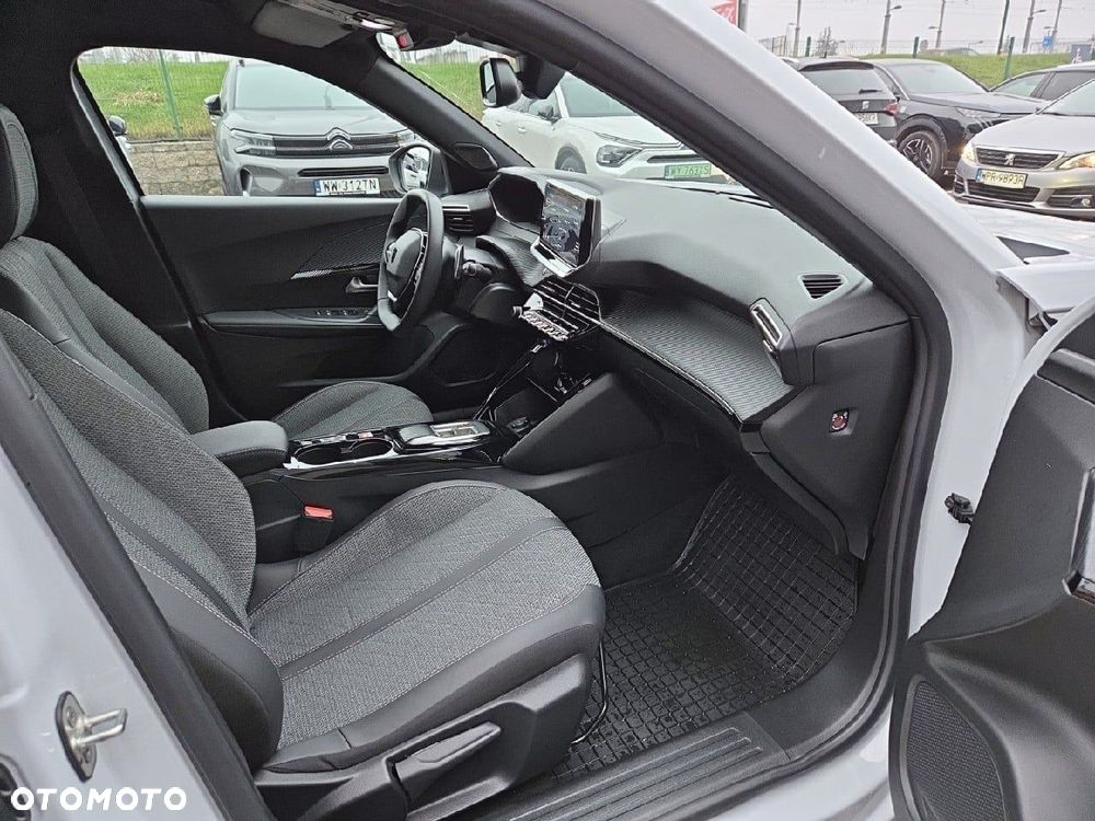 Peugeot 2008 - 12