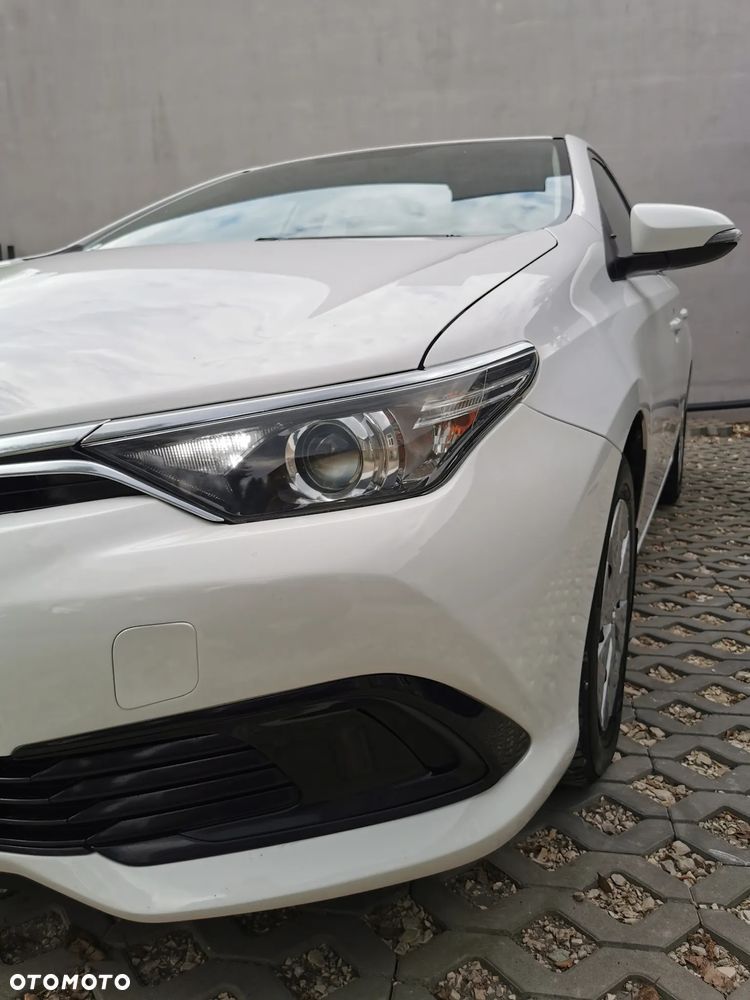 Toyota Auris 1.4 D-4D Dynamic - 21