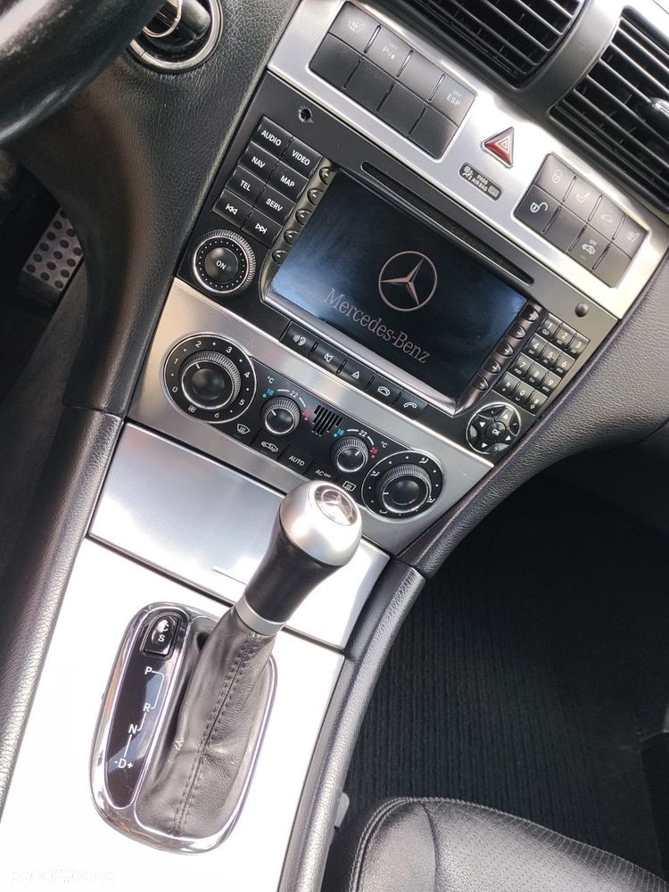 Mercedes-Benz Klasa C 180 Kompressor Automatik Avantgarde Sport Edition - 24