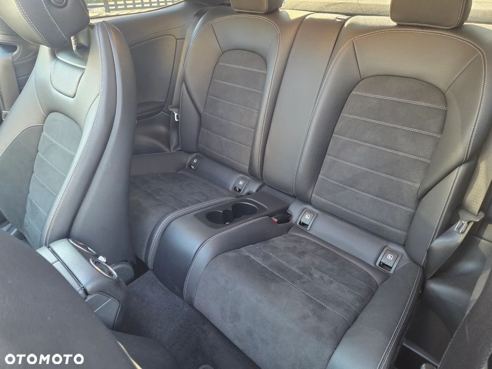 Mercedes-Benz Klasa C 200 4MATIC 9G-TRONIC - 21