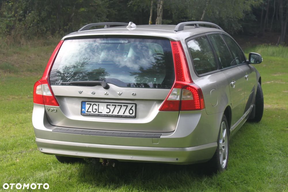 Volvo V70 2.4D Momentum - 4