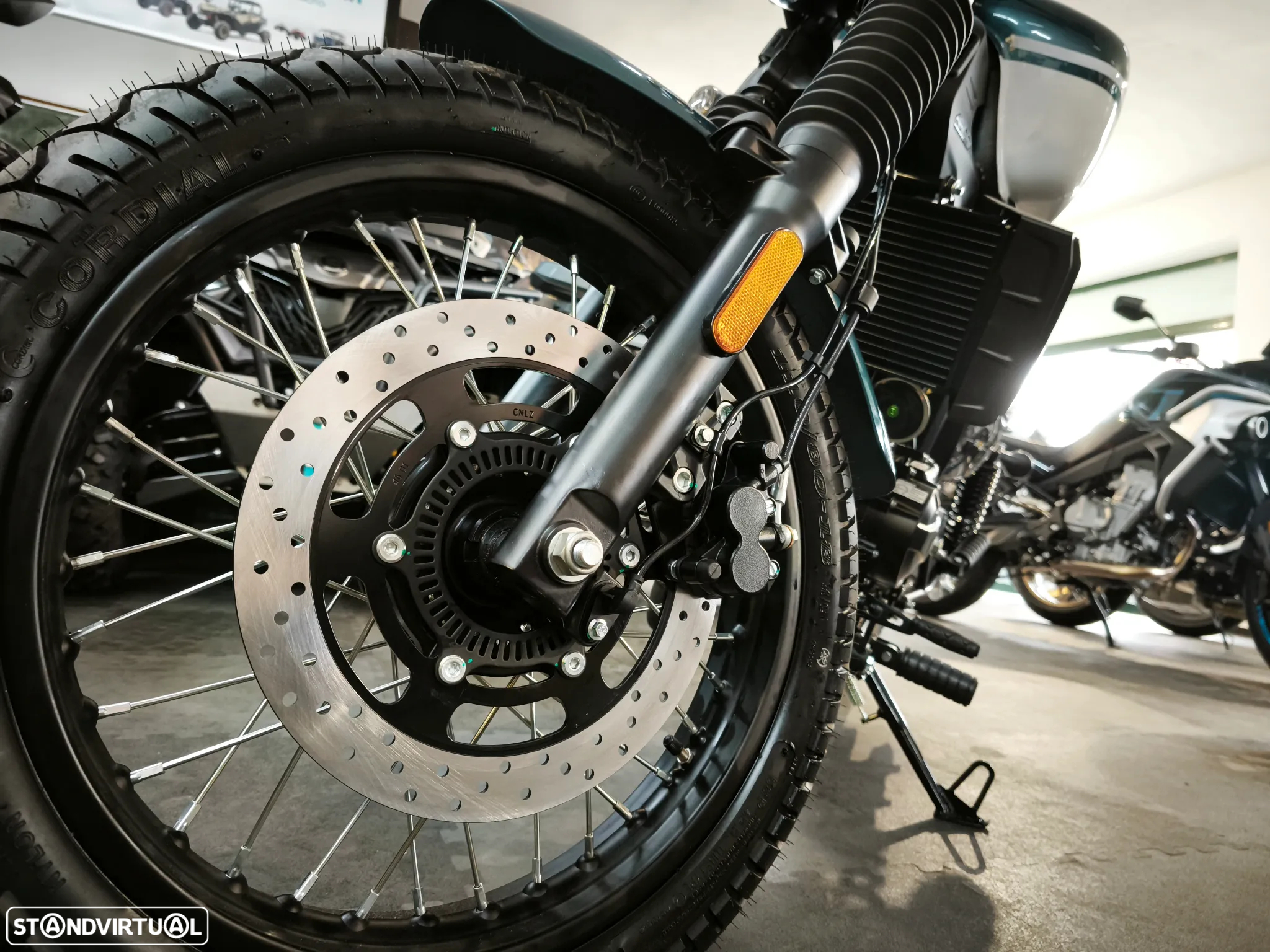 Cyclone Nova Custom/Cruiser - 16