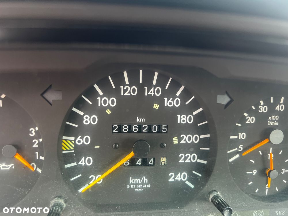 Mercedes-Benz W124 (1984-1993) - 12