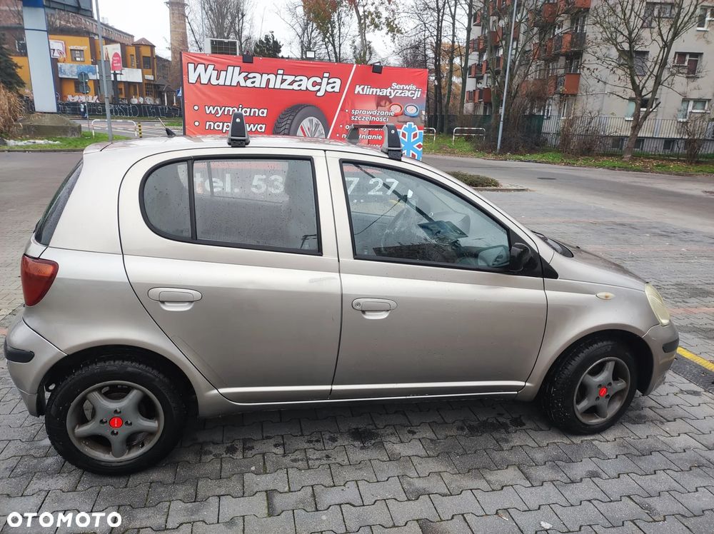 Toyota Yaris 1.0 Base - 7