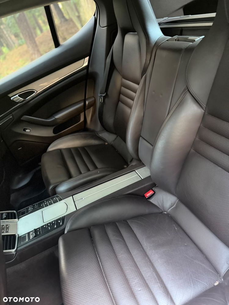 Porsche Panamera 4S - 13