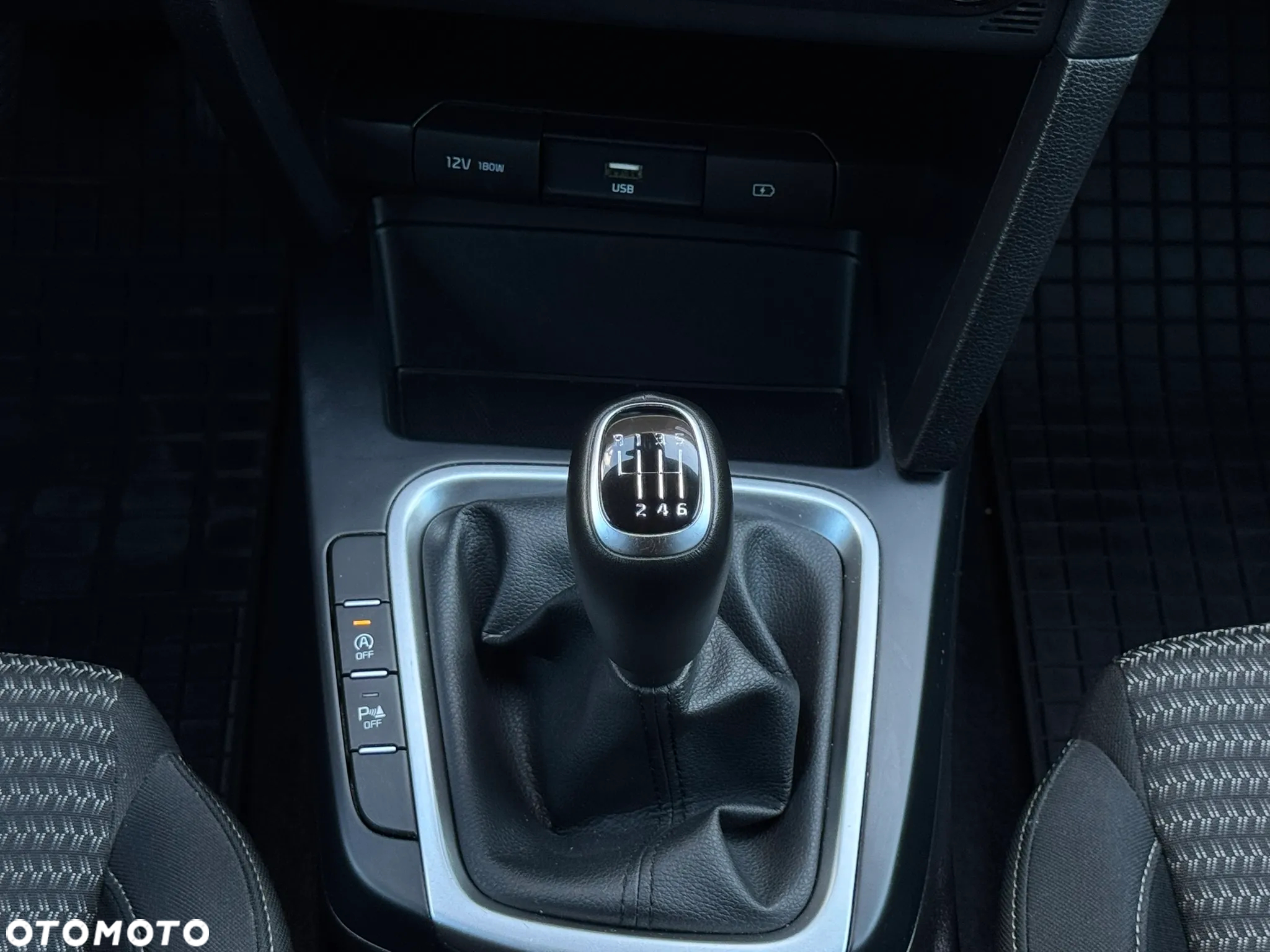 Kia XCeed 1.5 T-GDI M - 30