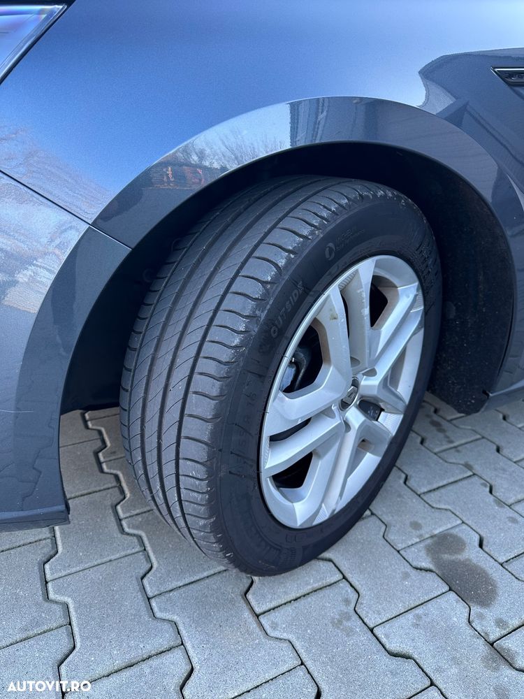 Renault Megane BLUE dCi Zen - 10