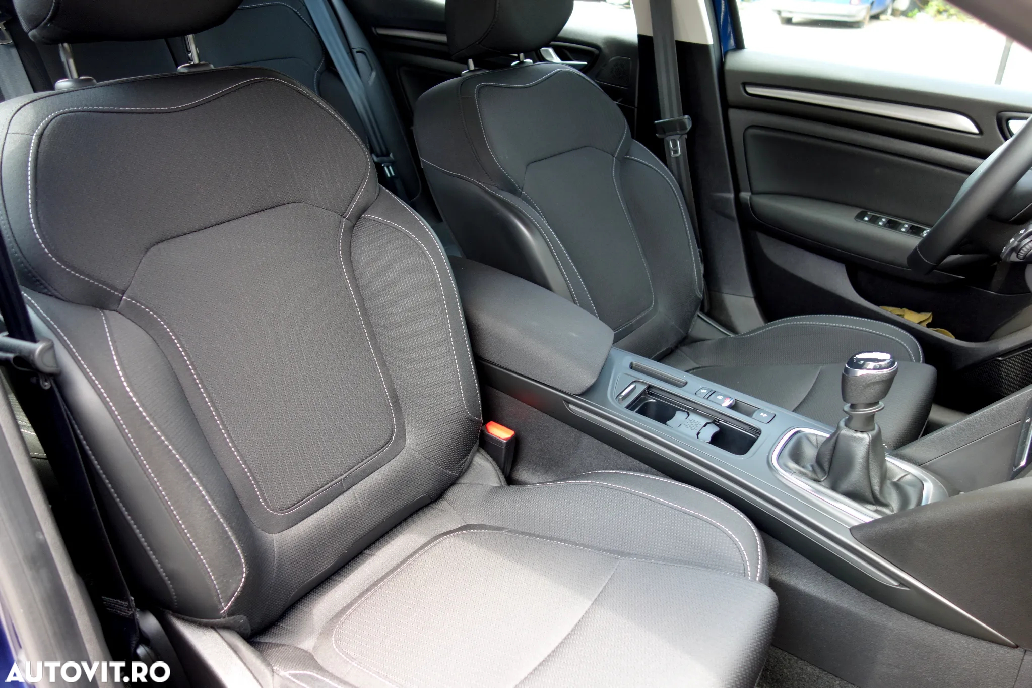 Renault Megane TCe 140 GPF BUSINESS EDITION - 20