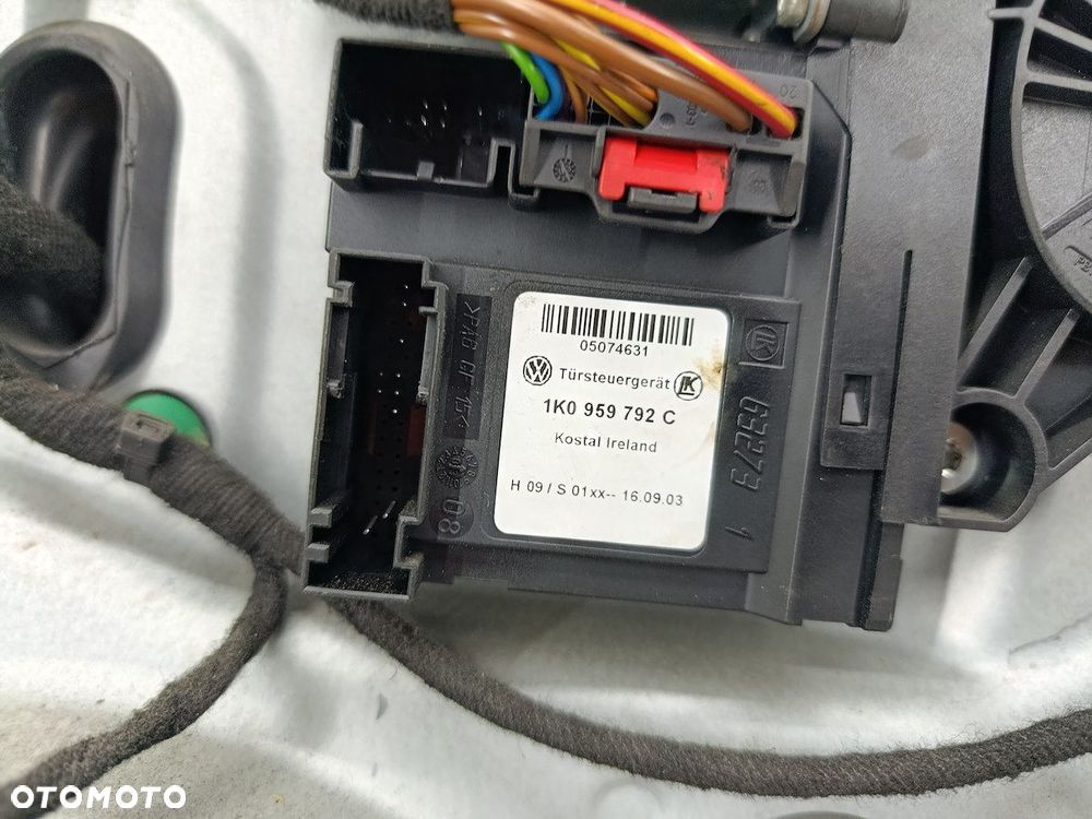 PODNOŚNIK SZYBY PRAWY PRZÓD  VW TOURAN I 1T0837756L  1T0959702  1K0959792C - 6