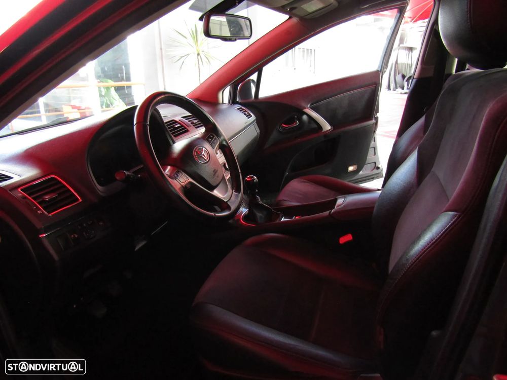 Toyota Avensis SD 2.0 D-4D Exclusive +GPS - 15