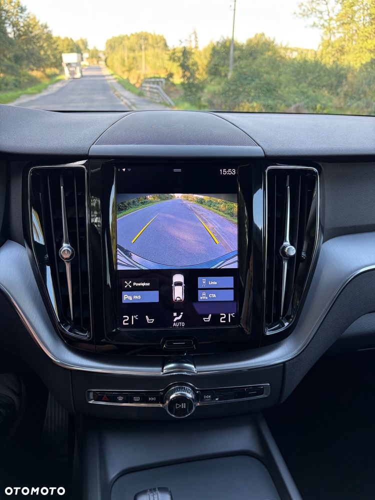 Volvo XC 60 B5 D AWD Plus Dark - 9
