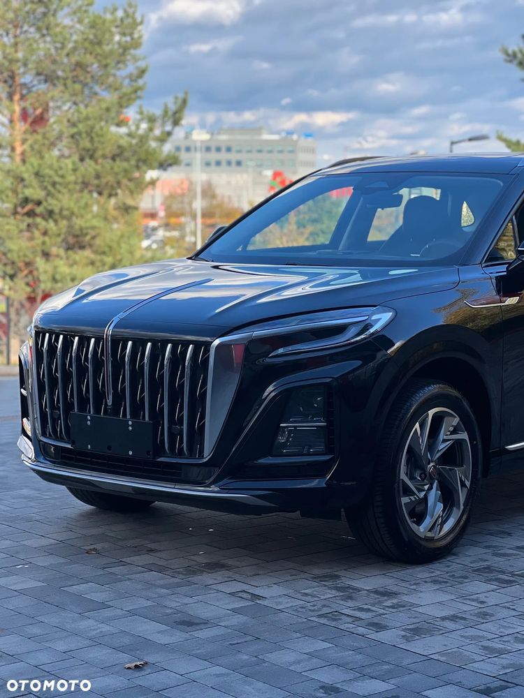 Hongqi HS3 - 5