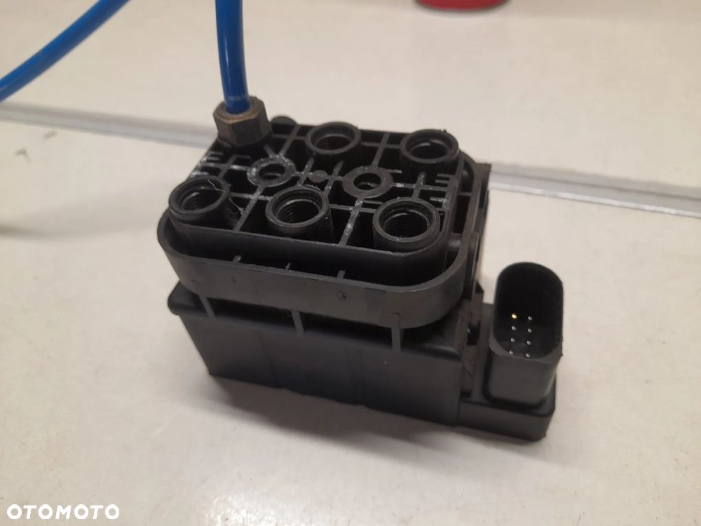 VW TIGUAN PORSCHE ROZDZIELACZ PNEUMATYKI 15-1524-00272 - 1