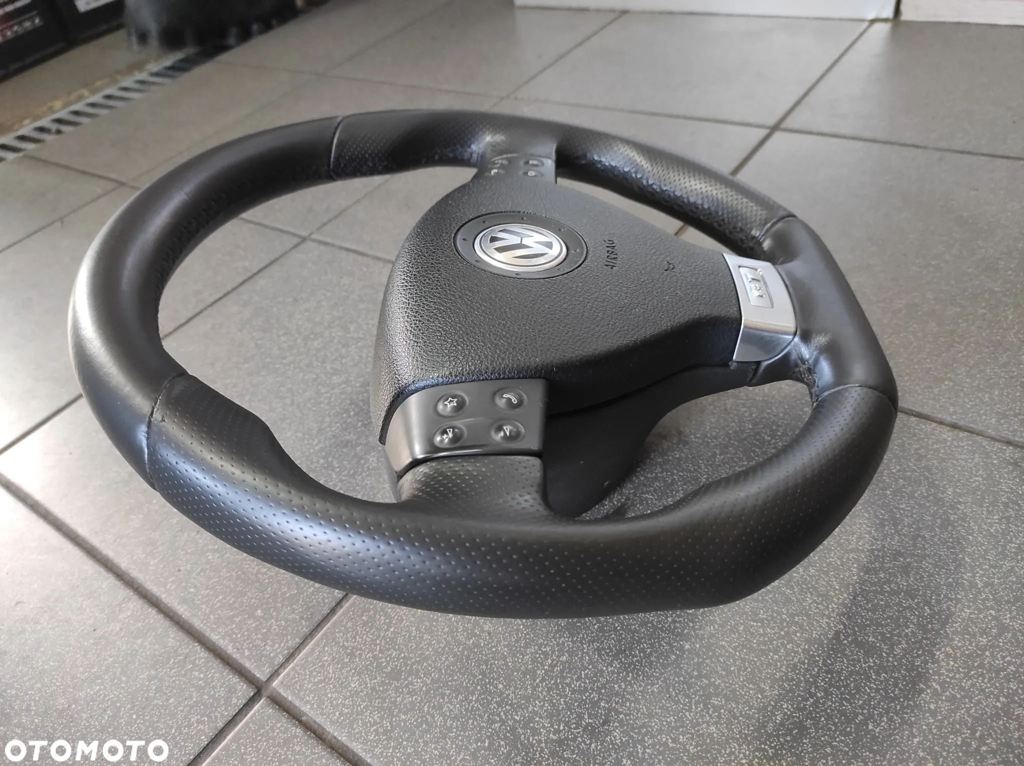 KIEROWNICA 3 RAMIENNA GT GTI R LINE R32 R36 HIGHLINE SKÓRA SKÓRZANA MULTIFUNKCJA VW TIGUAN PASSAT B6 CC SIROCCO CADDY GOLF 5 6 TOURAN EOS POLO 5 6 WYSYŁKA !!! - 5