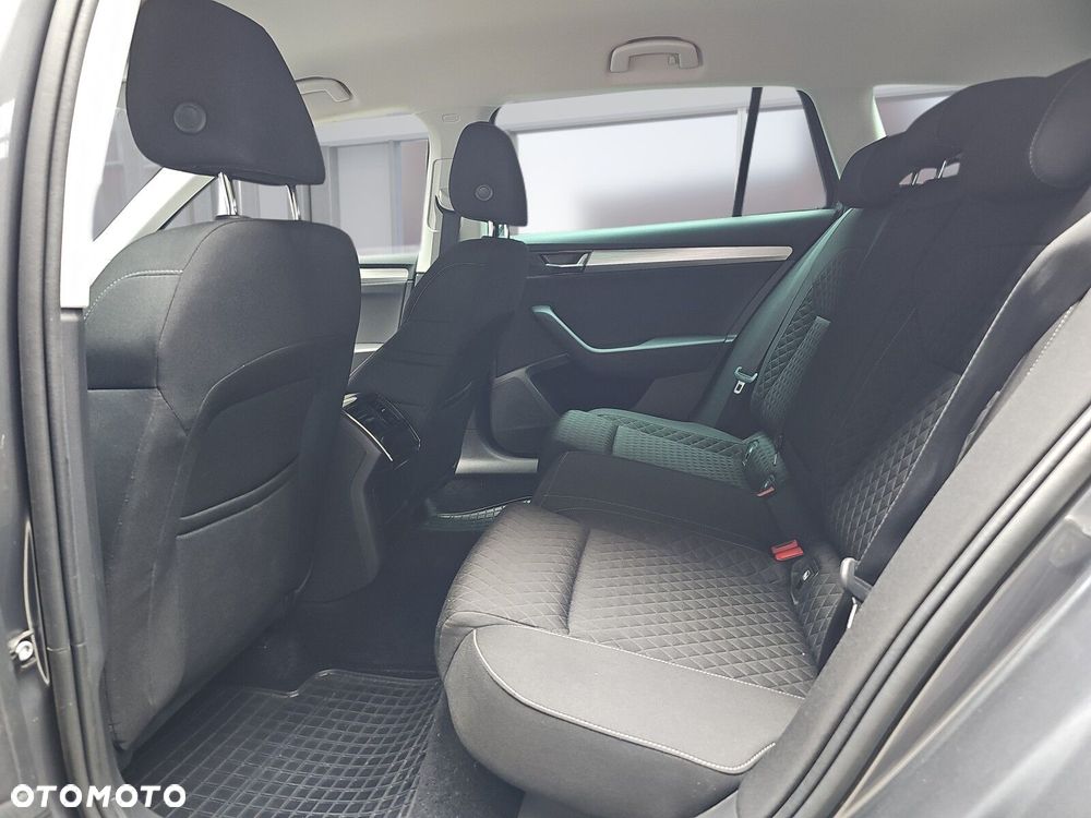 Skoda Superb 2.0 TDI SCR Ambition - 8