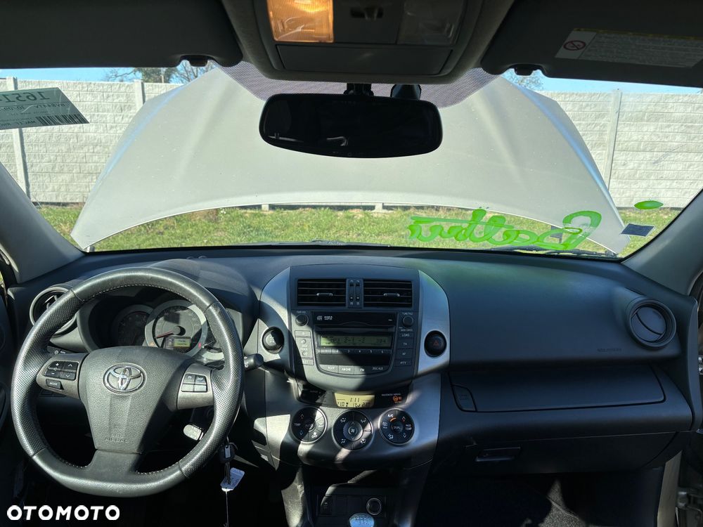 Toyota RAV4 2.2 D-4D 4x4 - 10