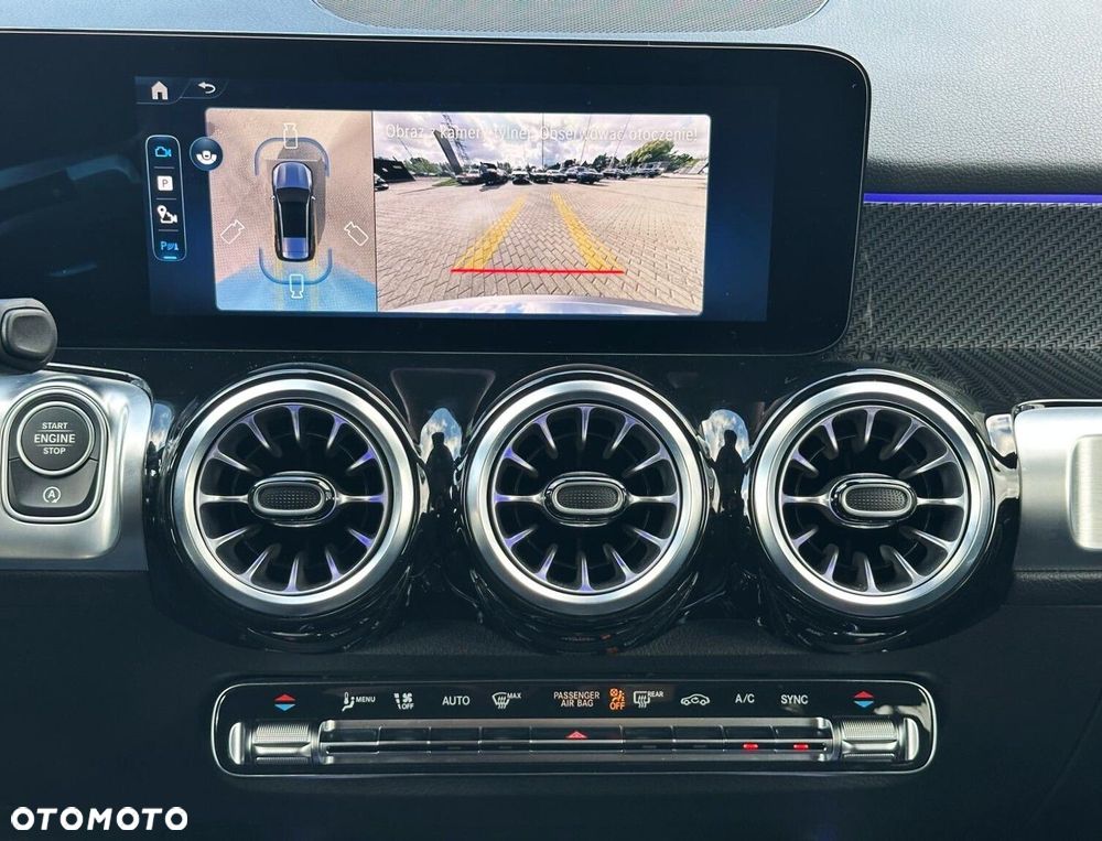 Mercedes-Benz GLB - 10