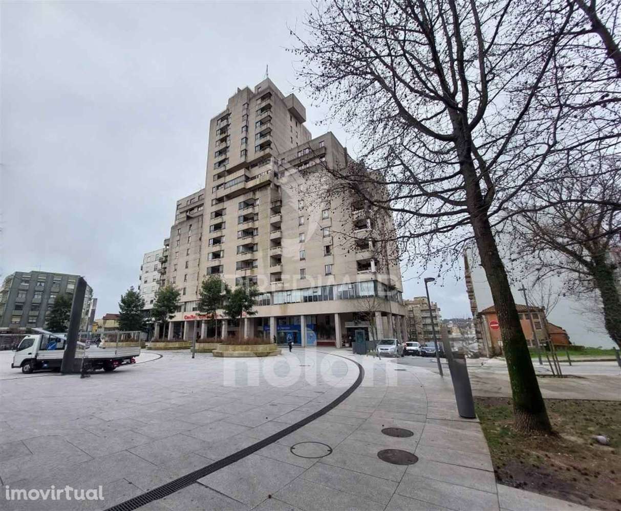 Apartamento T3+1 • 131 m² • Varanda • Vista Deslumbrante • Centro d... - Grande imagem: 2/21