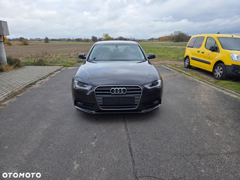 Audi A4 Limousine - 3