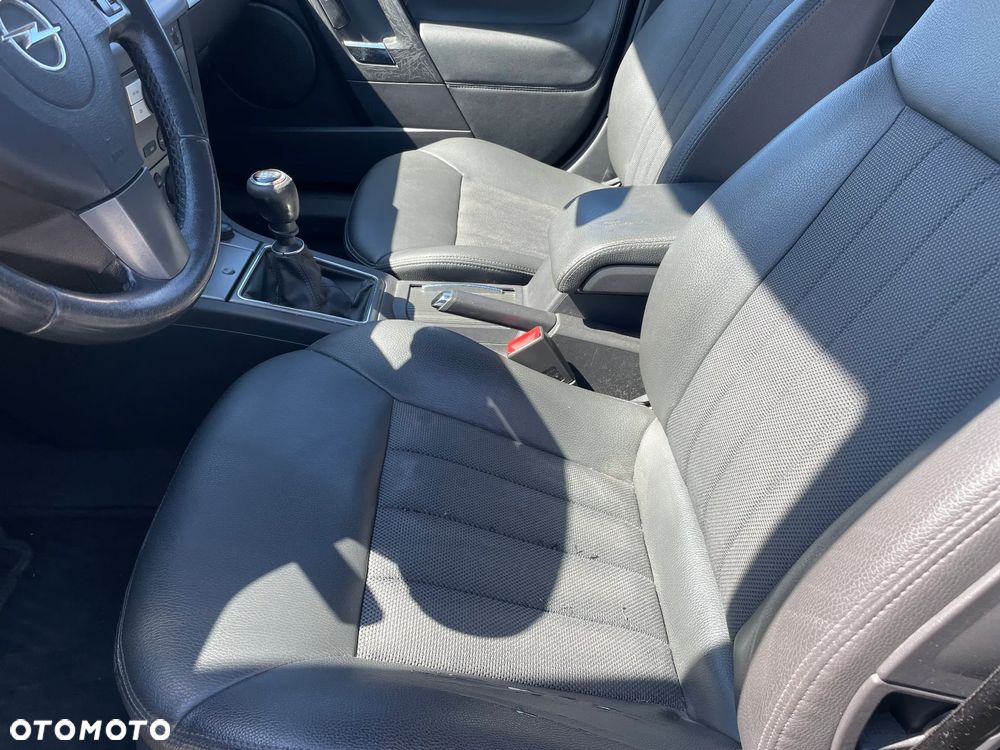 Opel Vectra 1.9 CDTI Cosmo - 11