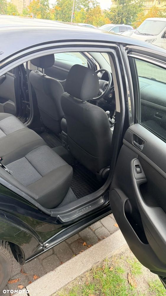Toyota Avensis 1.8 VVT-i Sol - 10