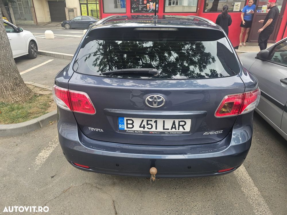 Toyota Avensis - 5