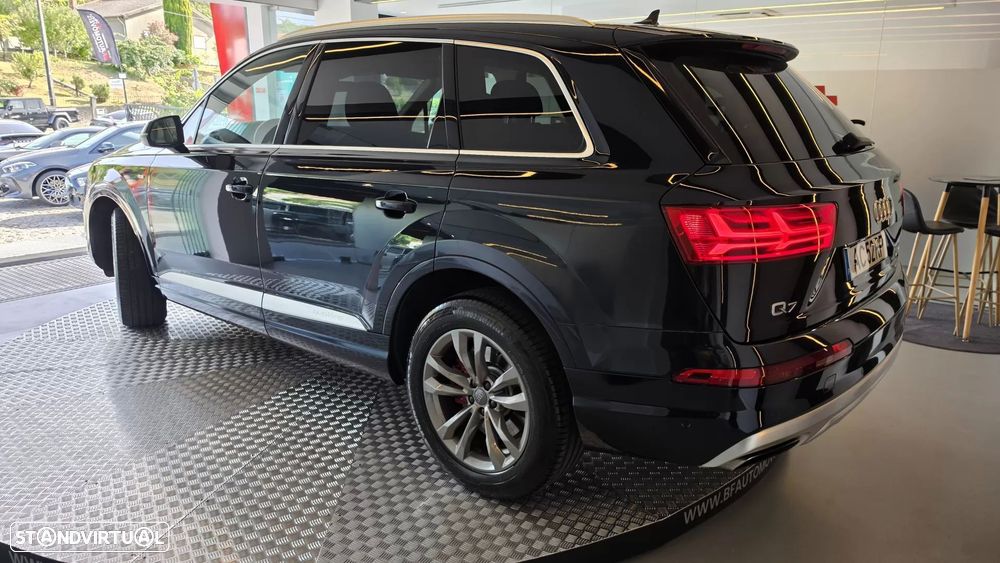 Audi Q7 3.0 TDI quattro S-line Tiptronic 7L - 23